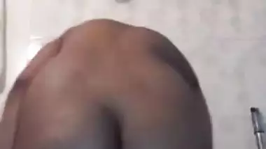 Sexy desi girl Vinny want show her sexy Ass & Pussy