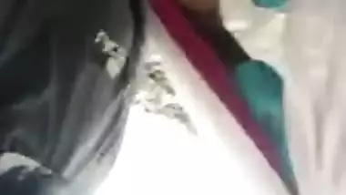 Tamil Cpl outdoor Romance and Blowjob