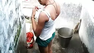 Indian Desi girl in the bathroom fully naked, Hidden camera recording