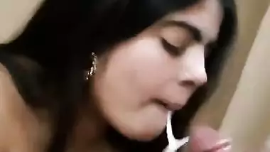 Wife gives an Indian blowjob on her suhagrat night