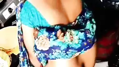 Desi Aunty Fucked in Kitchen