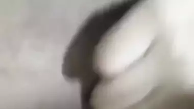 Very Beautiful Tamil Girl Strip & Fingering her Pussy