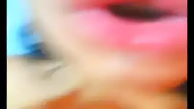 Mumbai sexy wife Amisha giving very hot blowjob...