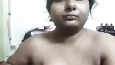 Horny Aunty Showing Big Boobs