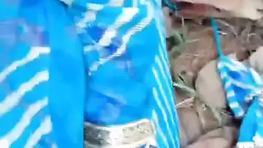 Gartpalasuni college girl outdoor sex in jungle
