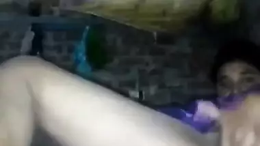 Desi village bhabi very hot pussy fingering