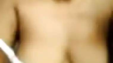 Boudi Showing her Nude Body (updates)