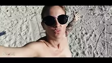 Pee on the nudist beach. Amateur selfie pee desperation. WetKelly
