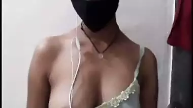 Indian cam girl Pirya Bhabhai naked tease