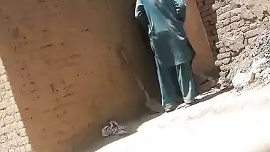 Pakistani dehati outdoor sex