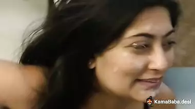Horny slut gets facialized with her lover’s cumload