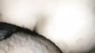 කිම්බට හුකල කැරිටික අතුලේ යවනව,පයිය උඩට කැරි බේරෙනවා Hard Sexy Pussy Fuck And Creampie Huge Cum