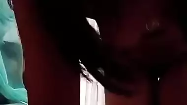 Indian babe undresses her sex boobs flaunting them in a XXX show