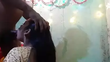 Desi Bhabhi is down for any XXX thing for money and even a blowjob